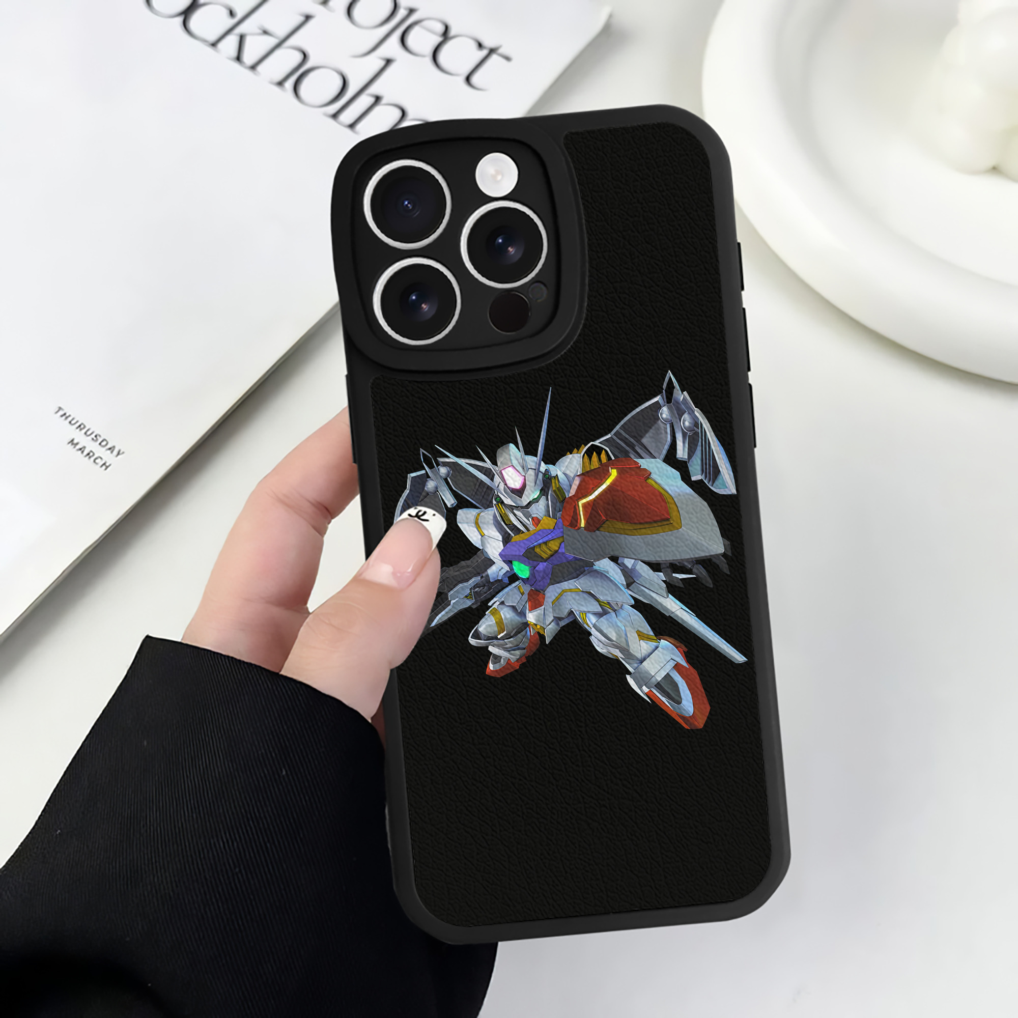 （画像用） 機動戦士ガンダム Mobile Suit Gundam 【iPhone 16シリーズ対応】シリコンスマホケース（レザー調） 材質：シリコン